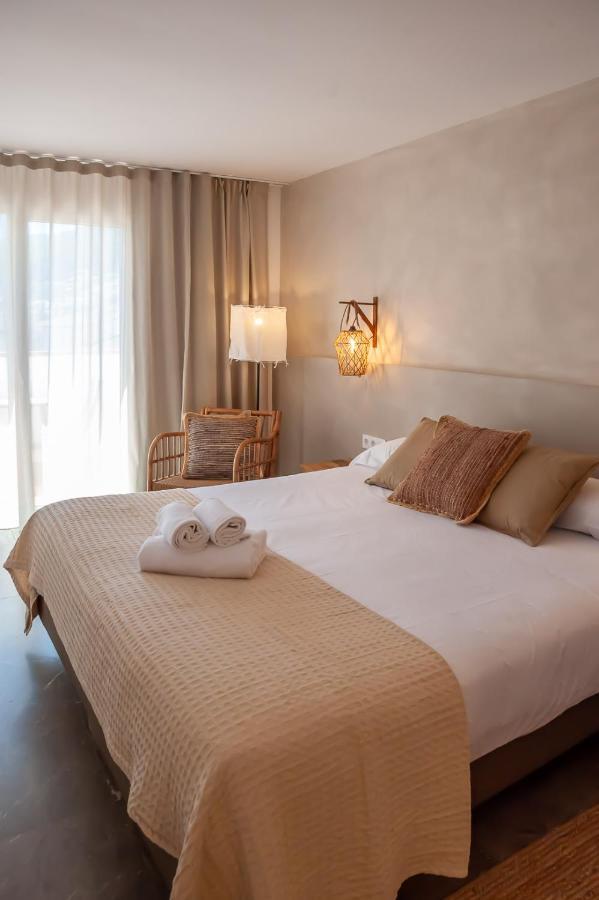 Hostal Es Niu De Tamariu Bagian luar foto