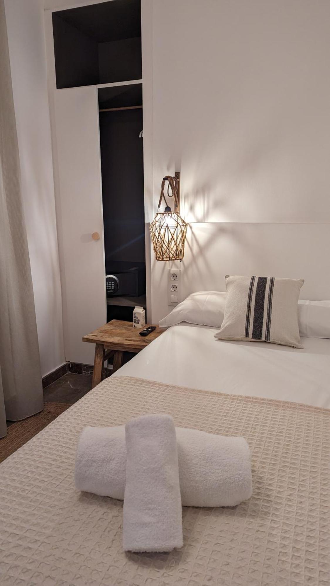 Hostal Es Niu De Tamariu Bagian luar foto